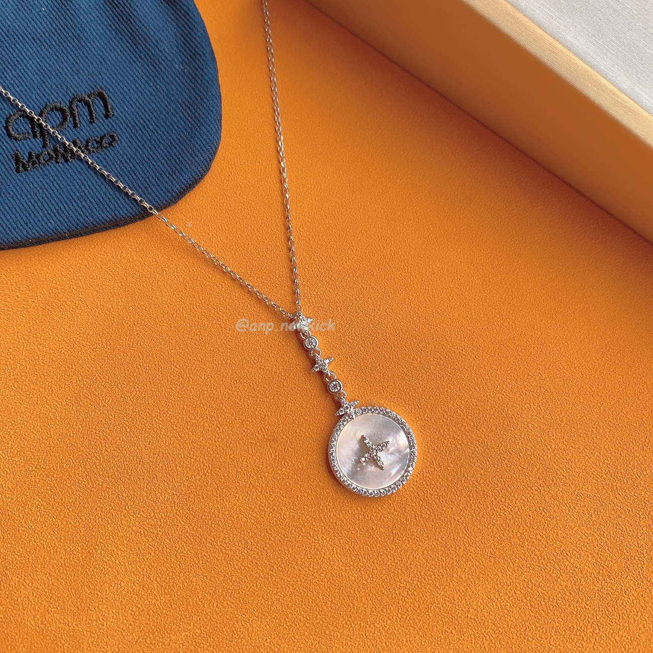 Apm Monaco Star Mother Of Pearl Necklace (5) - www.newkick.vip